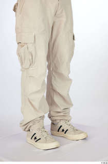 Lyle beige cargo pants beige sneakers calf casual dressed 0008.jpg